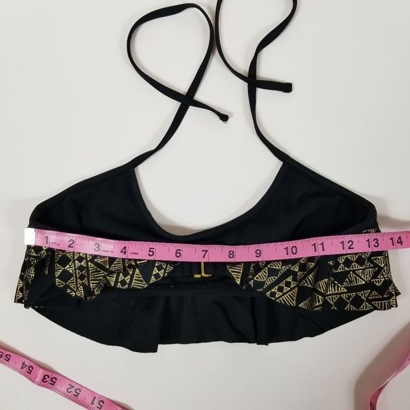 NINETY SIX DEGREES Ruffle Bikini Swim top - Picture 7 of 8
